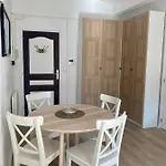 아파트 Charming 1 Bedroom Flat, Center With Pool And Car Park 비아히쯔