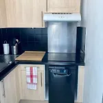 Charming 1 Bedroom Flat, Center With Pool And Car Park 아파트 비아히쯔
