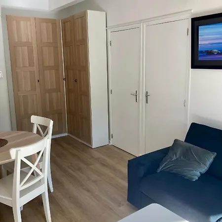 Appartement Charming 1 Bedroom Flat, Center With Pool And Car Park *