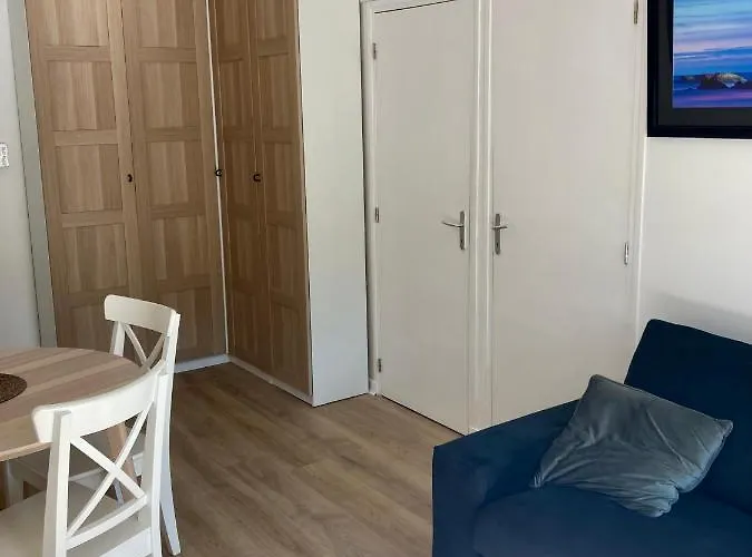 דירה Charming 1 Bedroom Flat, Center With Pool And Car Park *