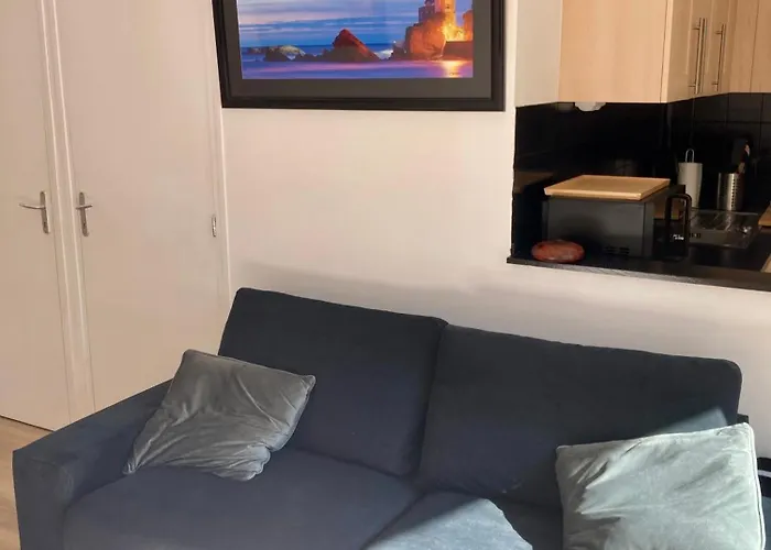 דירה Charming 1 Bedroom Flat, Center With Pool And Car Park *