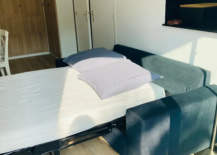 Charming 1 Bedroom Flat, Center With Pool And Car Park דירה *