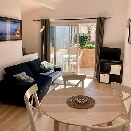Charming 1 Bedroom Flat, Center With Pool And Car Park 公寓