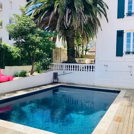 Charming 1 Bedroom Flat, Center With Pool And Car Park 아파트